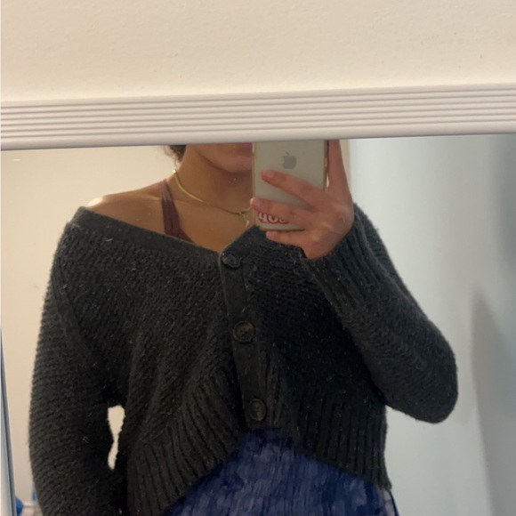 It’s in good condition and barely worn - Picture 2 of 5